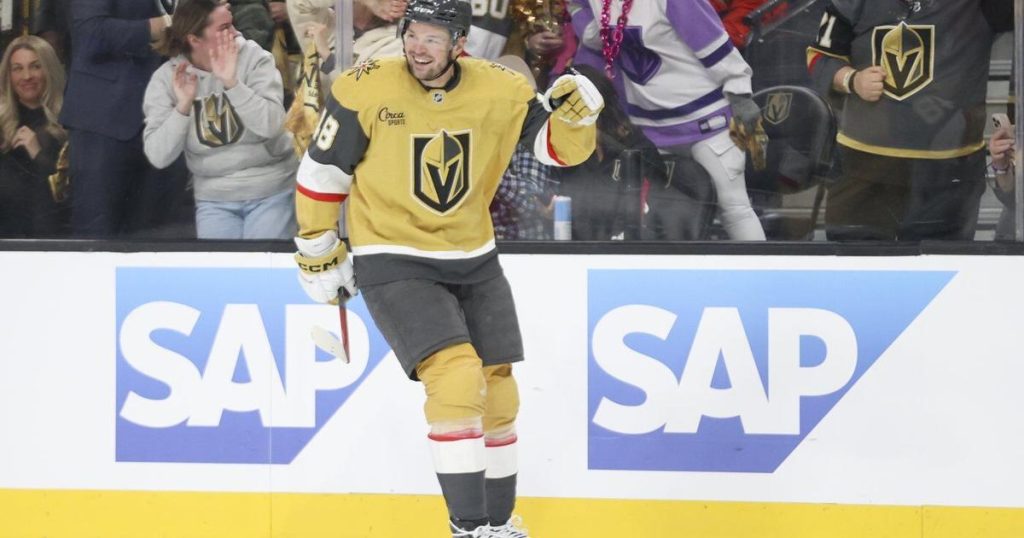 Howden scores twice, Golden Knights beat Wild 4-2 in Game 1