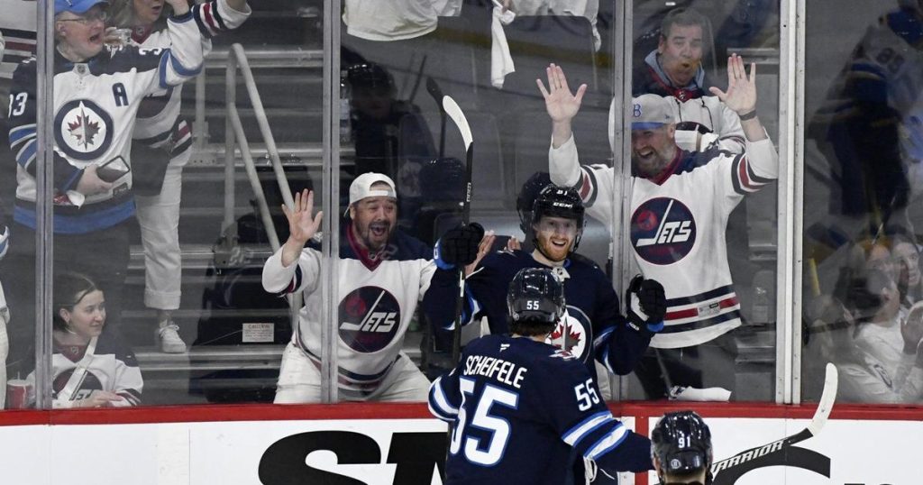 Connor’s heroics help Jets get over Game 2 hump, lead Blues 2-0 in series