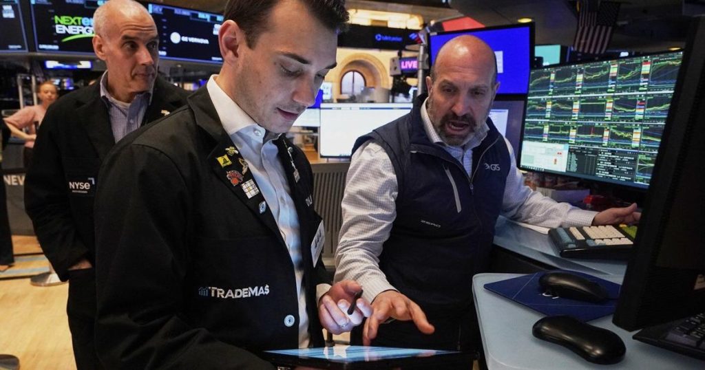 S&P/TSX composite up more than 300 points, U.S. stock markets also post gains