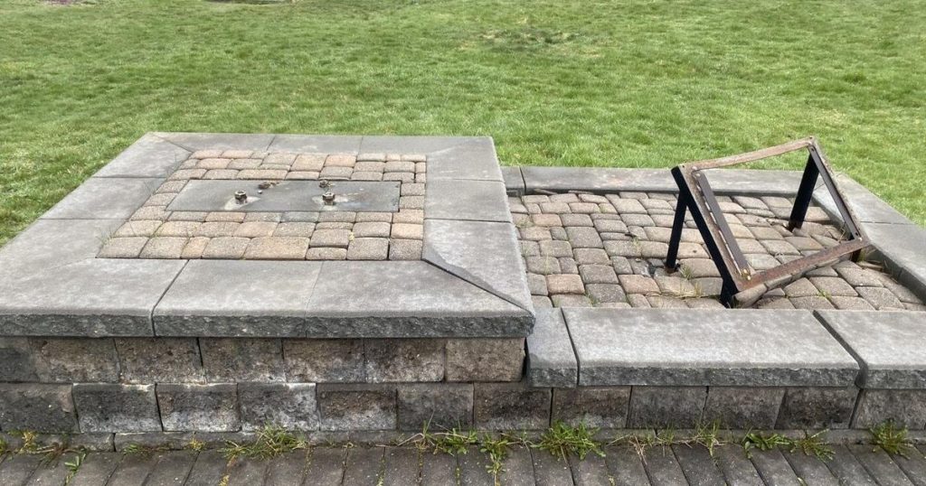 Amelia Earhart statue vanishes from Newfoundland park, leaving town and mayor shocked