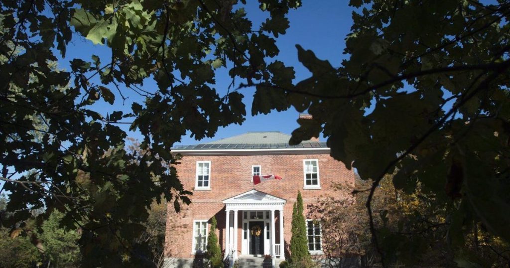 Carney moving into Rideau Cottage while 24 Sussex remains vacant
