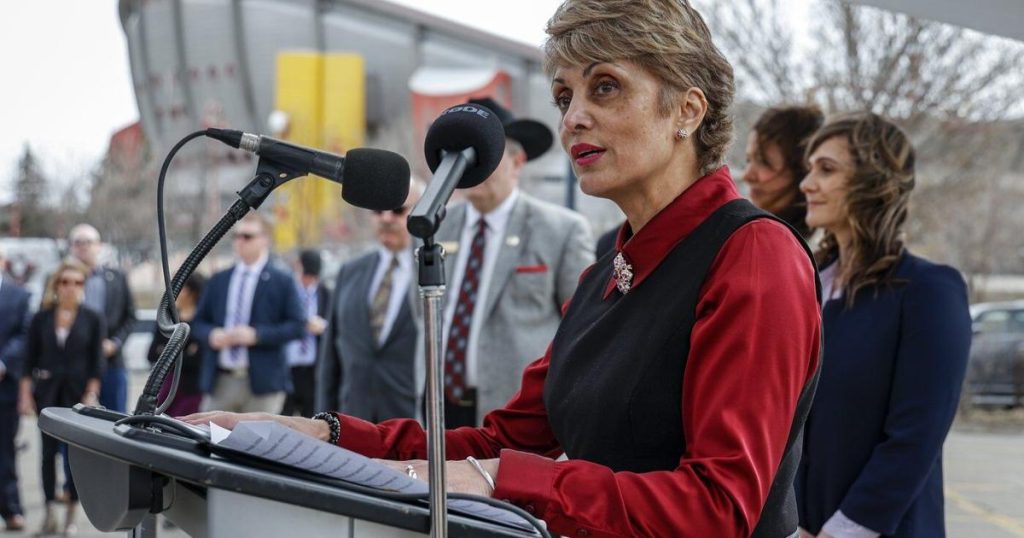 Calgary, Edmonton mayors call potential separatism referendum ‘dangerous’