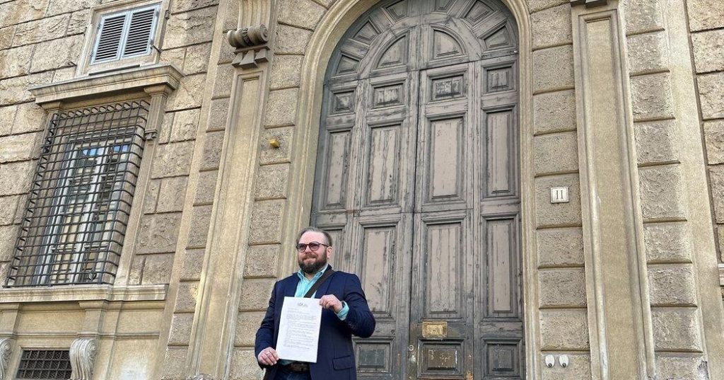 Survivor holds cautious hope amid claims new Pope mishandled clergy abuse allegations