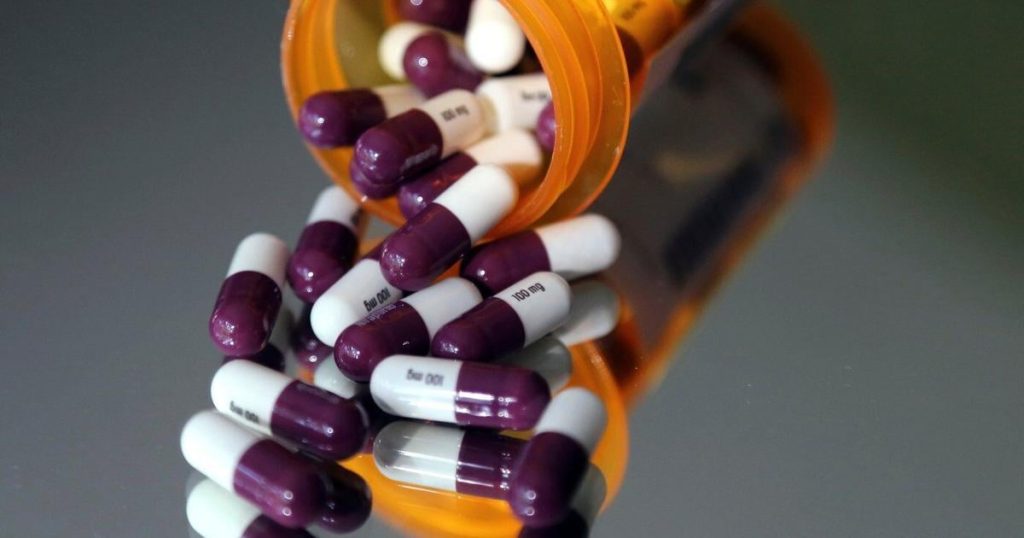 Trump signs executive order setting 30-day deadline for drugmakers to lower prescription drug costs