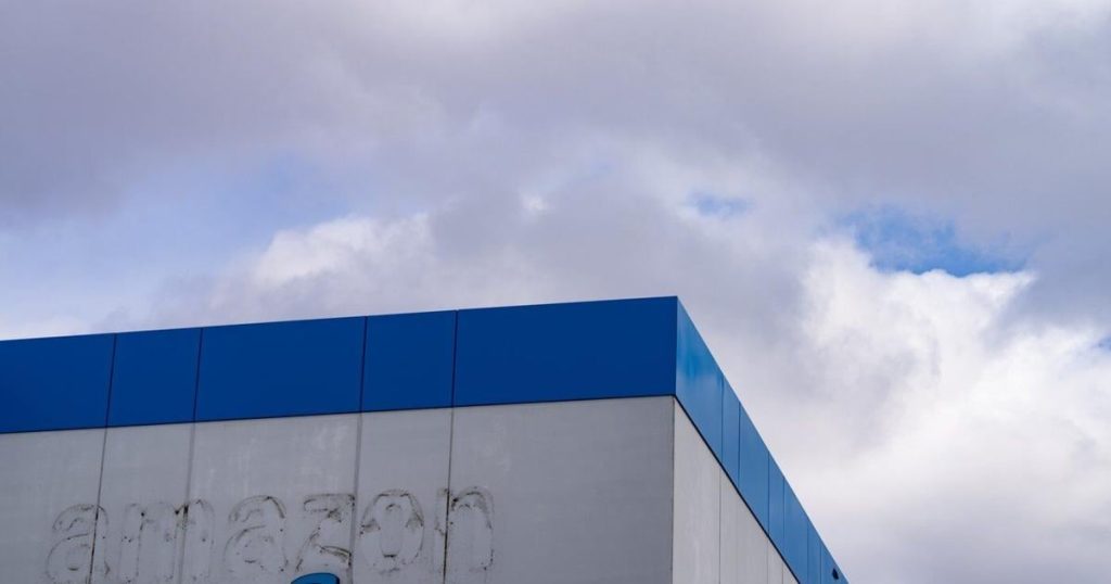 Amazon, worker union before Quebec labour tribunal over warehouse closures