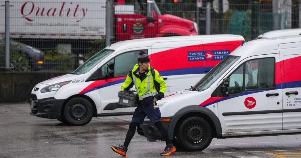 Ongoing strike threat could push more customers away from a struggling Canada Post