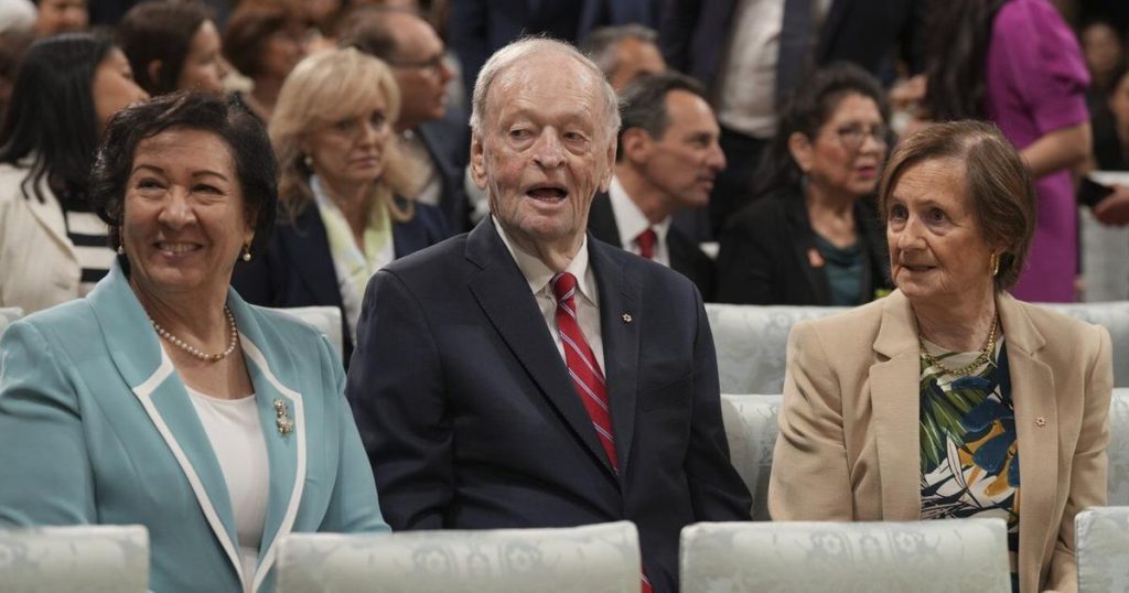 Former PM Chrétien misses throne speech due to minor heart surgery