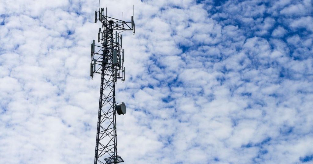 Canadian telecom sector gathers for annual summit as report touts industry investment
