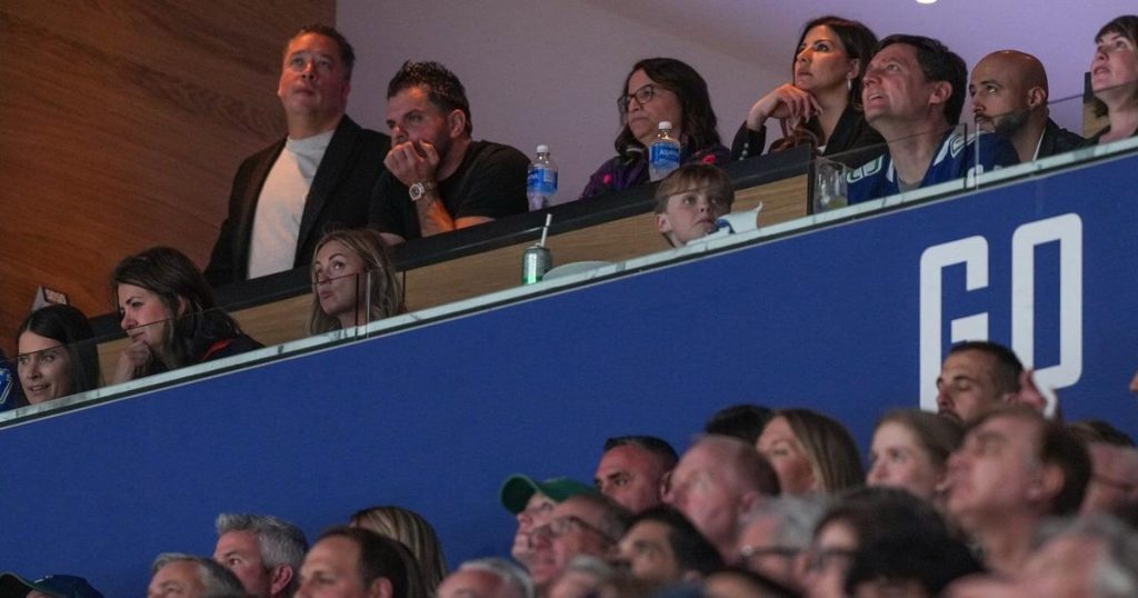 Alberta Premier Smith says she’s invited Prime Minister Carney to Oilers game