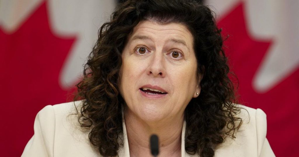 Federal government slow to reduce, modernize its office space