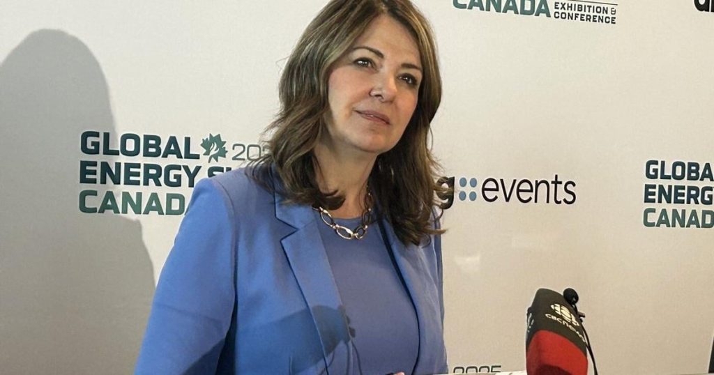 Alberta premier says province is looking to entice private-sector pipeline builder