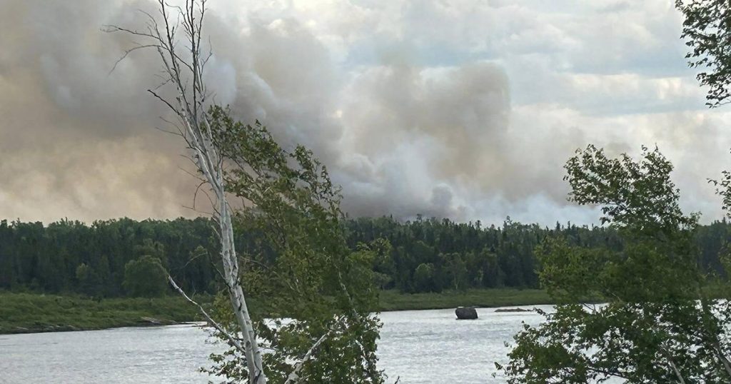 Residents who fled wildfire in central Newfoundland can return home