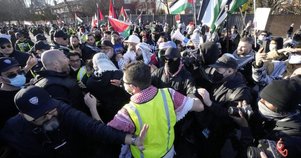 New laws against blocking access to places of worship, schools coming, Fraser says