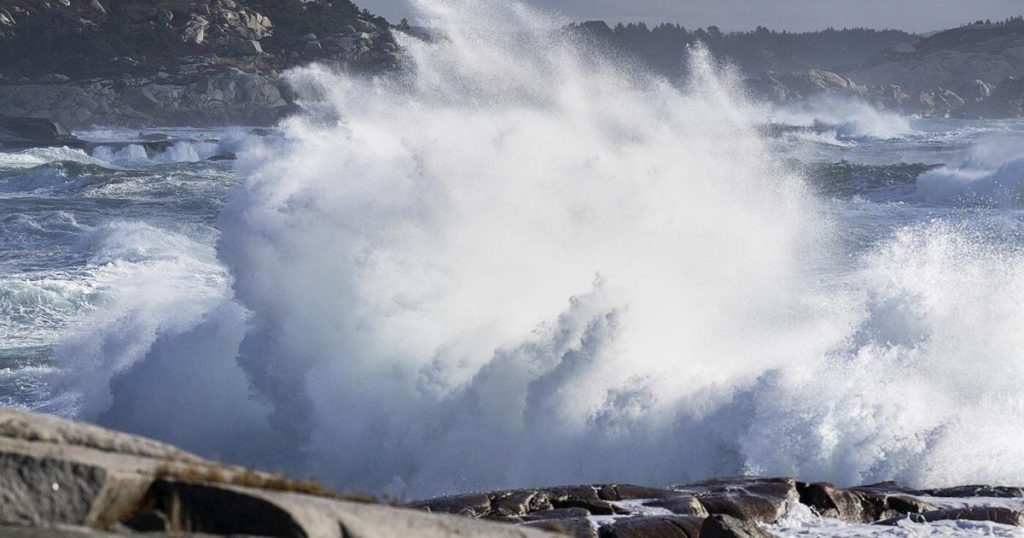 Buyers of coastal properties in Nova Scotia can ask for disclosure on flood risk
