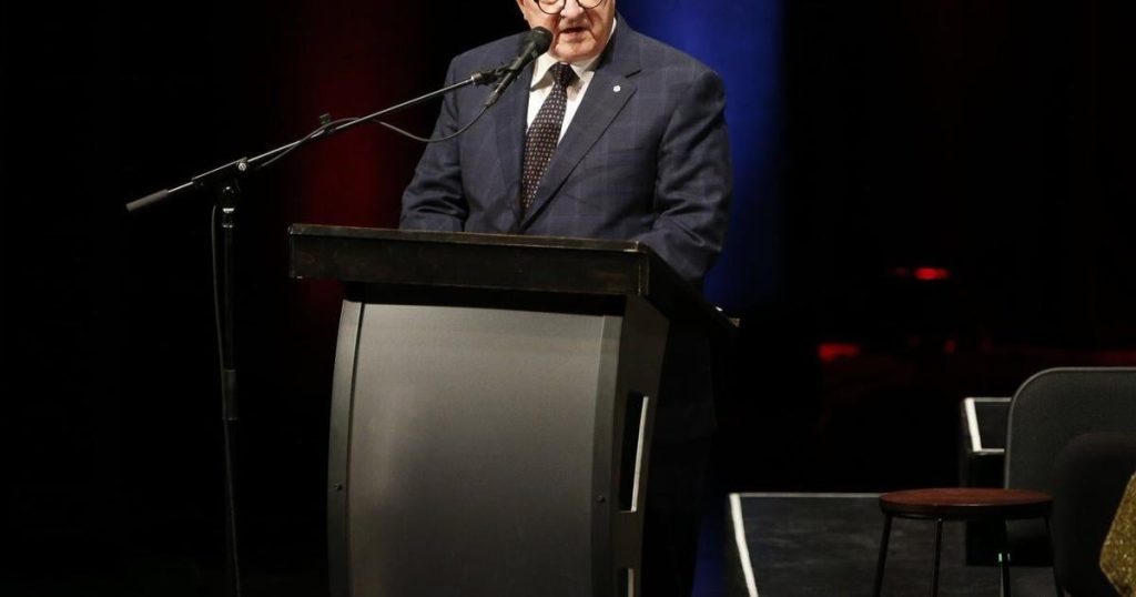 Lloyd Axworthy accuses Carney of taking ‘bootlicking’ approach to Trump