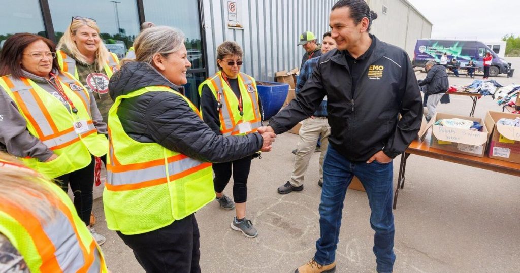 Fires force Manitoba to prep for evacuees, bring alert to jewel Saskatchewan park