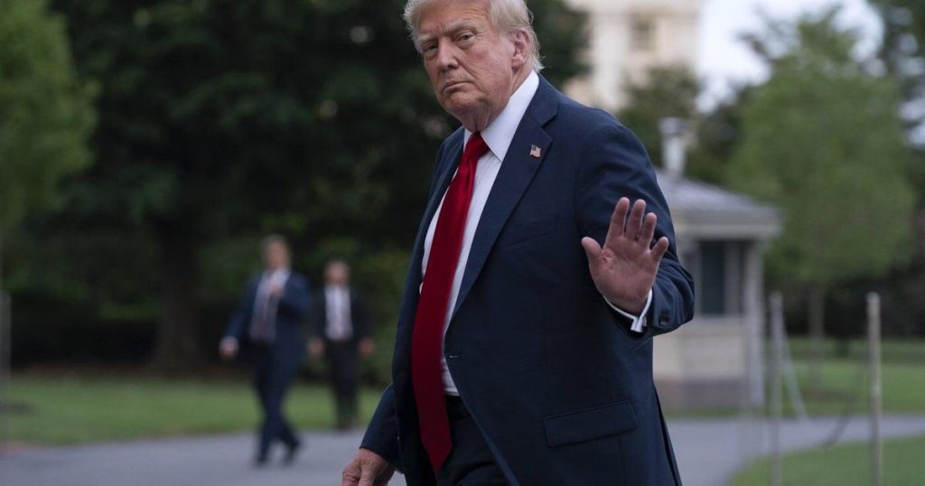 Number of Canadians with favourable view of U.S. has fallen, poll suggests