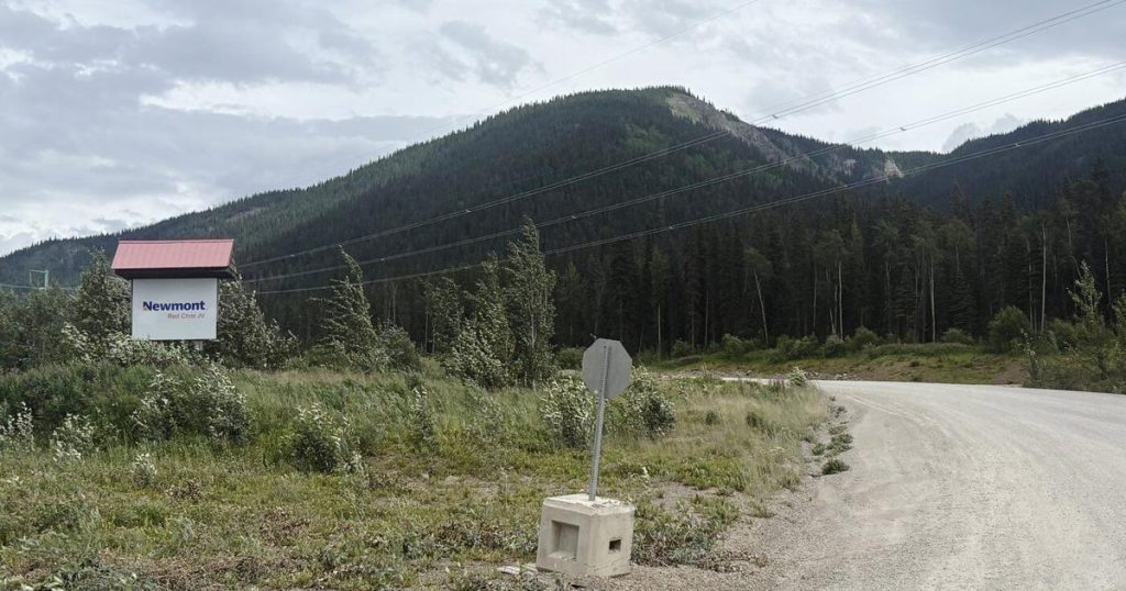 Three miners trapped underground in B.C. are behind 30 metres of debris: company