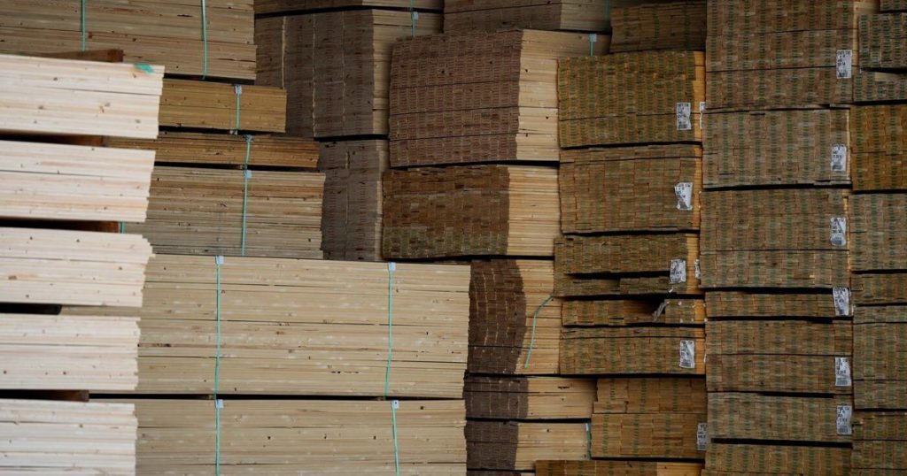 U.S. in final decision to hike Canadian softwood duties, tells officers to collect