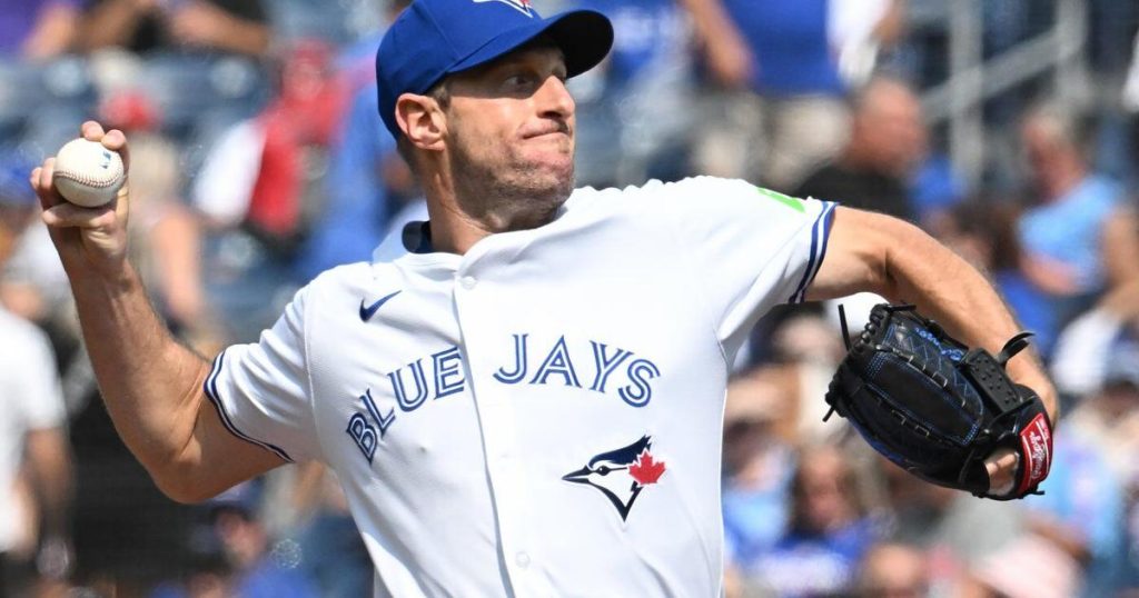 Guerrero Jr. hits two-run shot, Scherzer outduels Boyd as Blue Jays edge Cubs 2-1