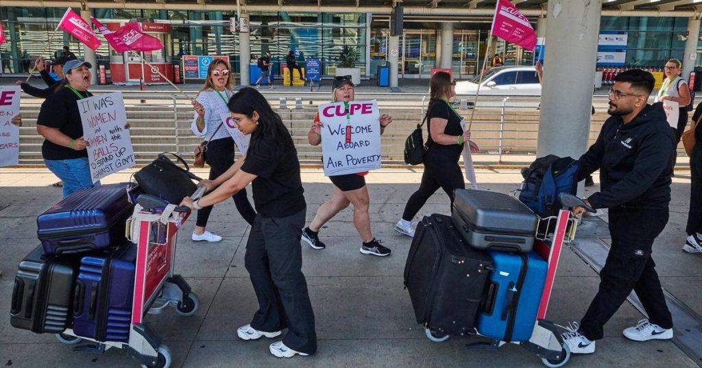 Passengers still scrambling as Air Canada flights gradually resume after strike ends
