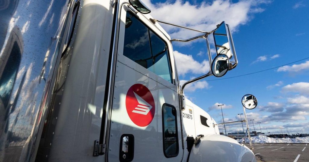 Canada Post union says negotiation meeting delayed, with talks to continue Monday
