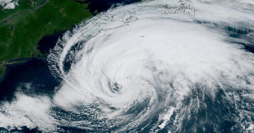 Hurricane to pass offshore of Atlantic region, but could complicate firefighting