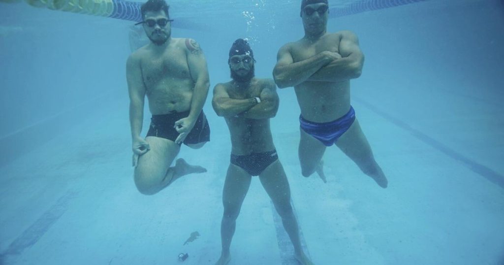 Ukrainian veterans’ inspiring Bosphorus swim on Independence Day, in photos