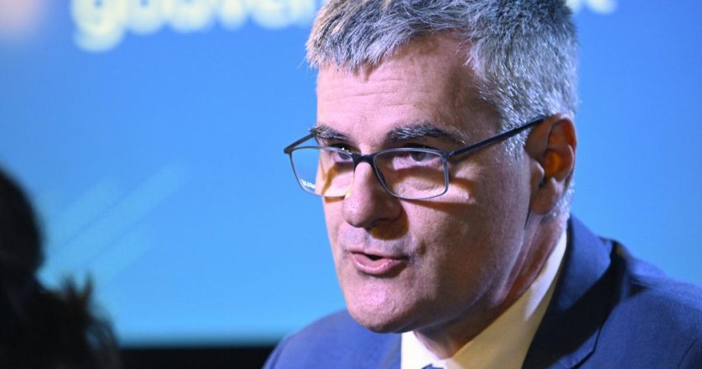 Ex-minister tells Quebec auto board scandal inquiry he knew project was over budget