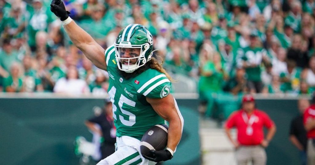 Saskatchewan Roughriders edge Winnipeg Blue Bombers 34-30 in wild finish