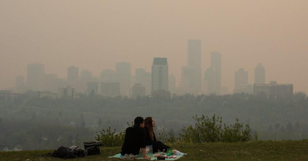 Air quality warnings issued in Alberta, Saskatchewan as smoke blankets area