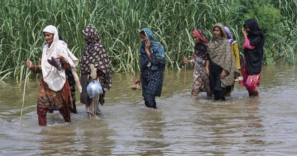 Canada sending .6M in humanitarian, refugee aid after months of Pakistan flooding
