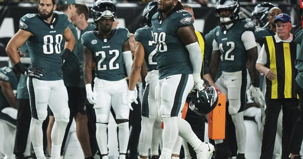 Eagles’ Jalen Carter ejected for spitting on Cowboys’ Dak Prescott