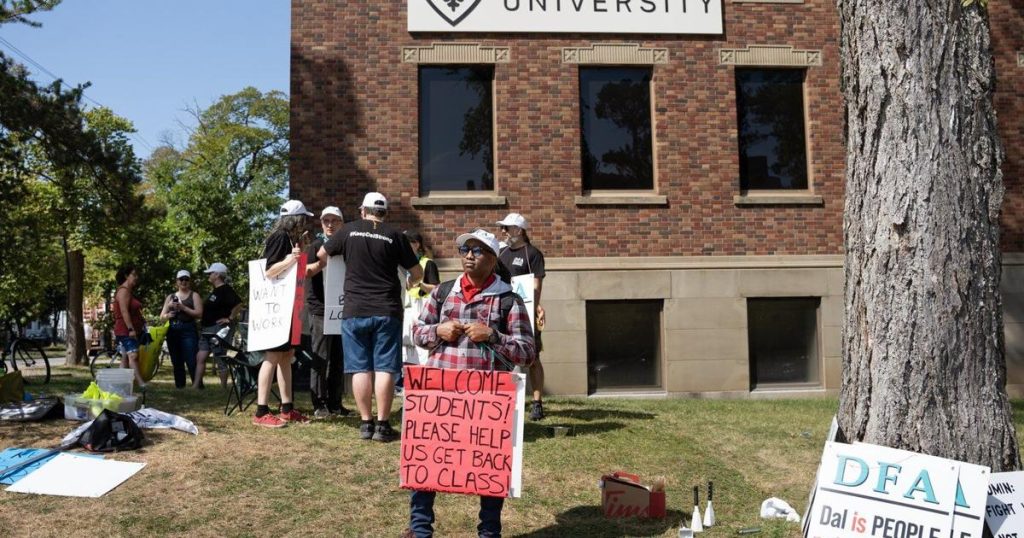 Dalhousie professors locked out: Conciliation meeting Monday with university, union