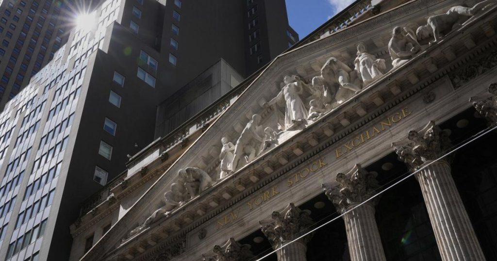 S&P/TSX closes lower as markets take a breather, U.S. markets gain ground