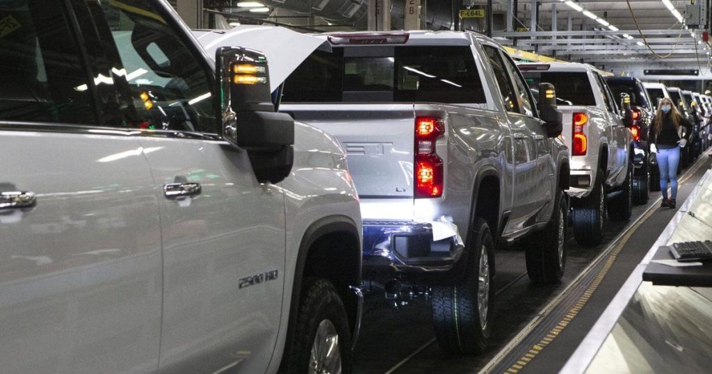 GM Canada says shift cut at Oshawa Plant now to take effect early next year
