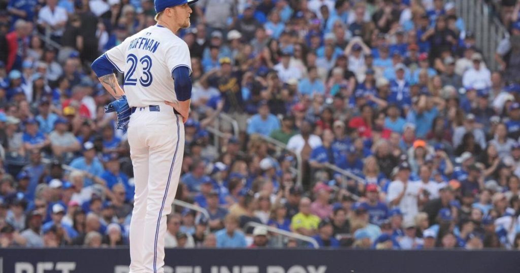 Schneider sticks with Hoffman as Blue Jays’ closer despite giving up another homer