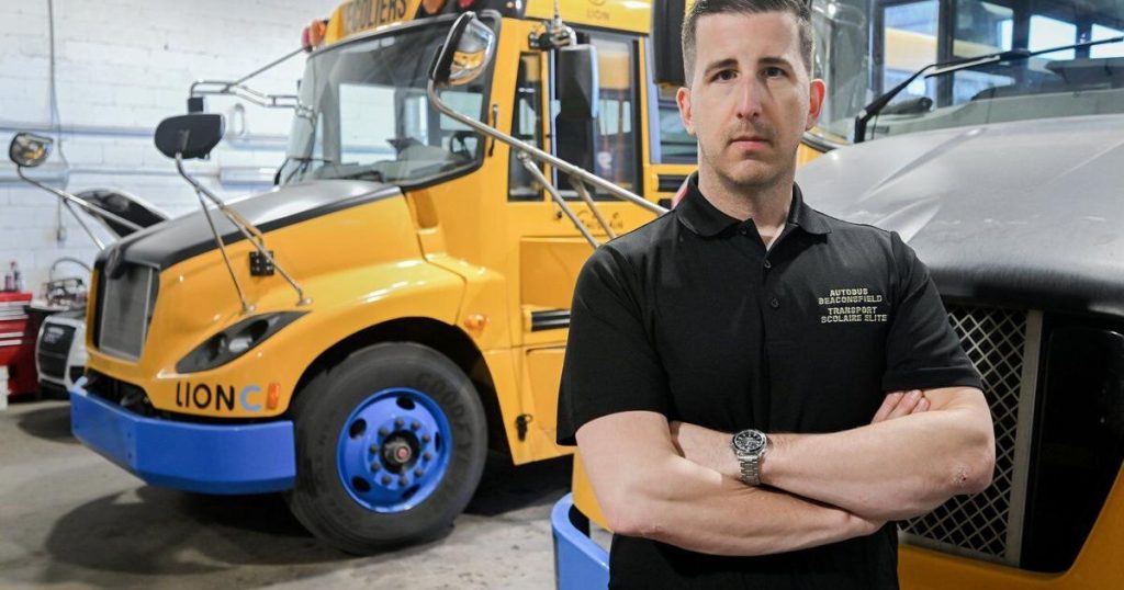 Lion school bus woes should make Quebec revisit electrification plan, critics say