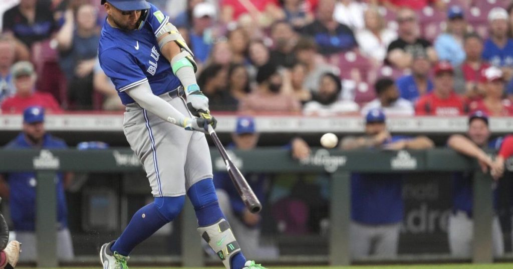 Blue Jays shortstop Bo Bichette seeks second opinion on injured knee and could return at DH