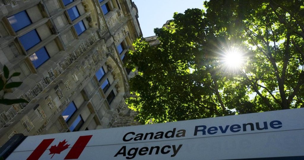 Federal union expands campaign denouncing cuts at Canada Revenue Agency