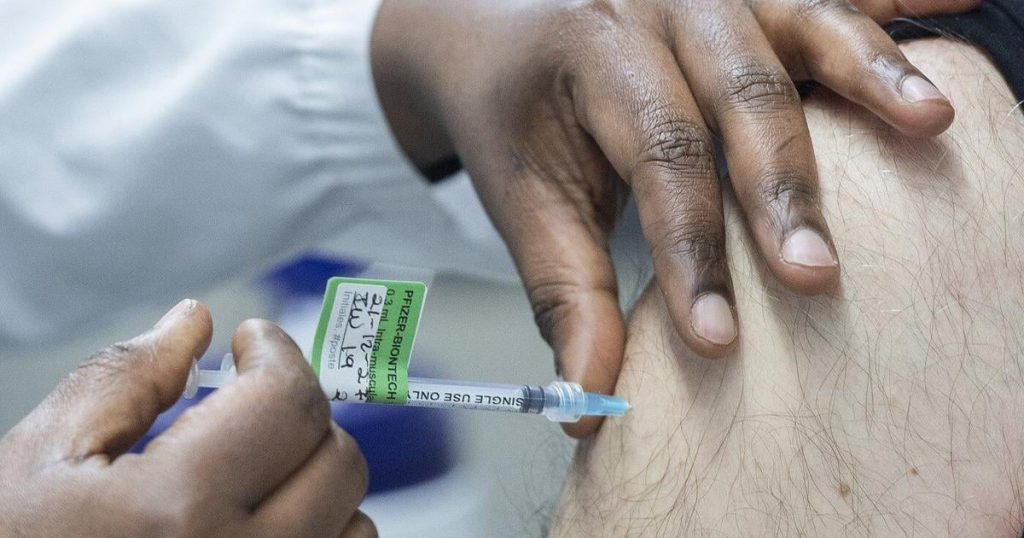 Quebec follows Alberta’s move to stop offering COVID vaccine for free to most people