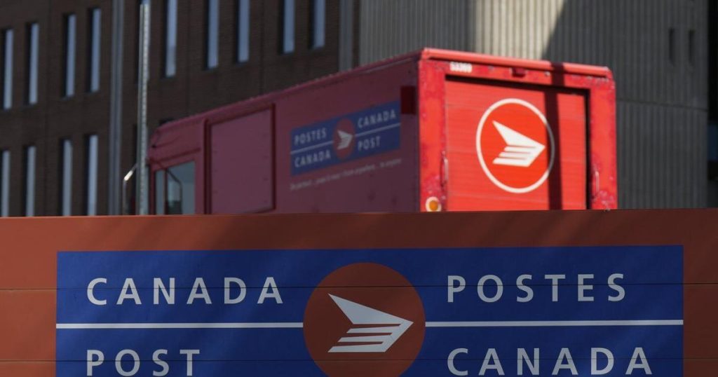 Canada Post sending new offers to union with aim of moving talks forward