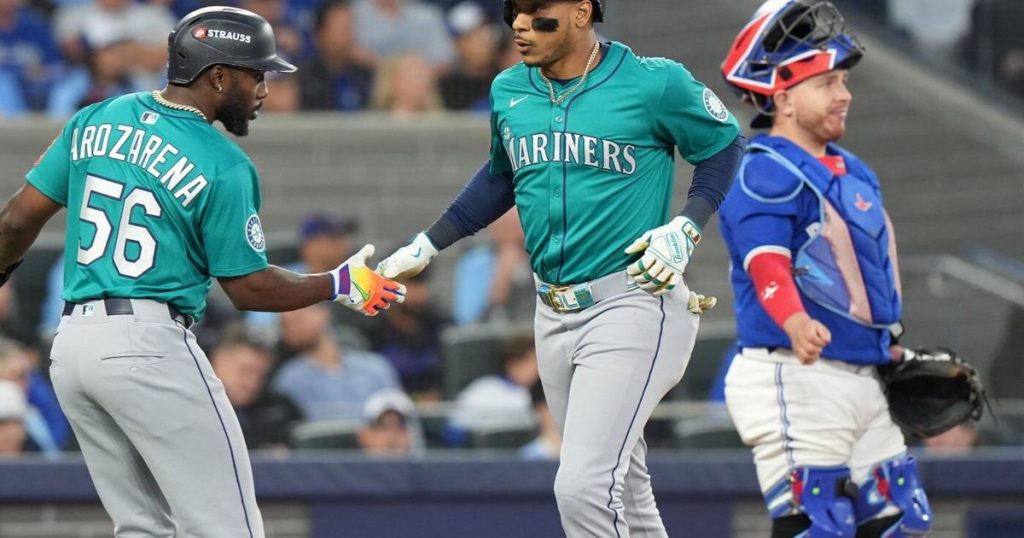 Mariners beat Blue Jays 10-3 to take 2-0 lead in AL Championship Series