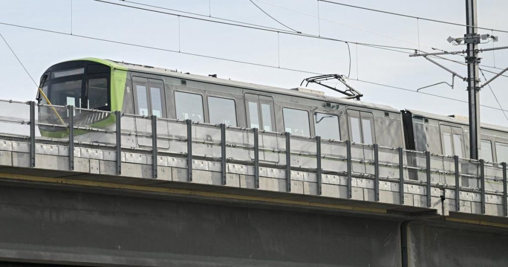 Montreal light-rail network set to open 14 new stations on Nov. 17