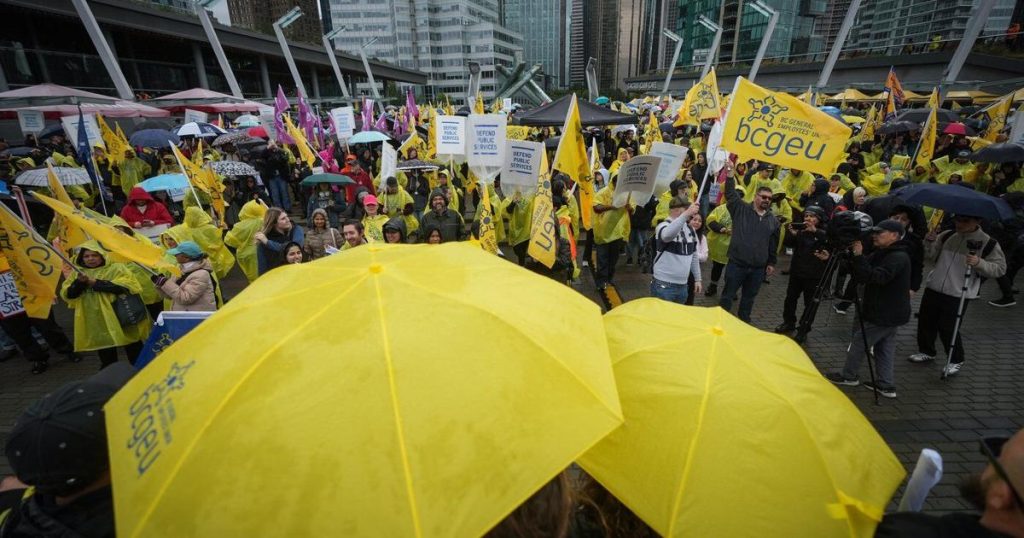 B.C. public service union announces tentative deal to end strike after 8 weeks