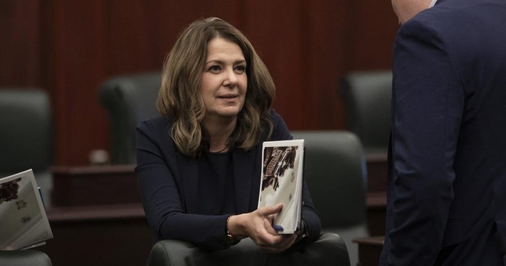 Alberta uses Charter’s notwithstanding clause to order striking teachers back to work