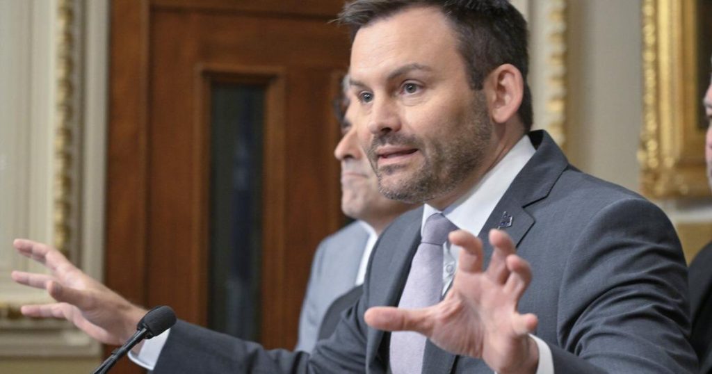 Independent Quebec would adopt its own currency, PQ leader says