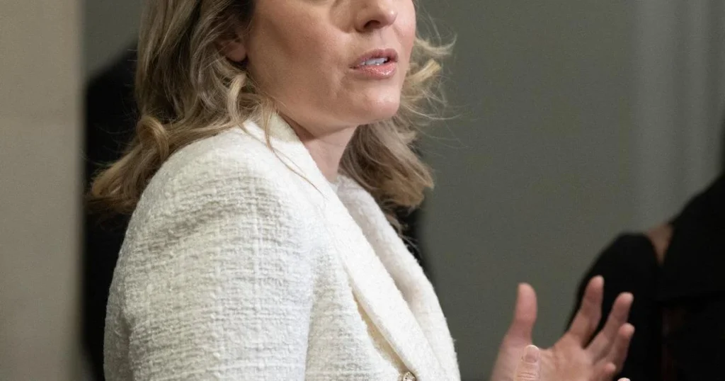 Industry Minister Joly heads to South Korea to meet with Hanwha