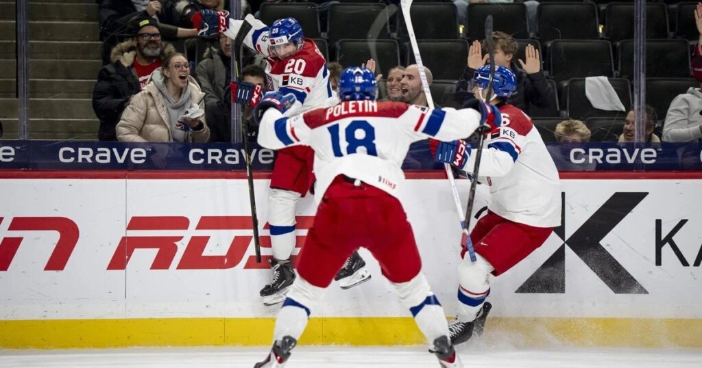 ‘It sucks’: Canada falls to Czechia in medal round for third straight world juniors