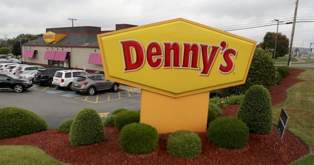 B.C. lawsuit alleges three former Denny’s employees stole thousands in tips